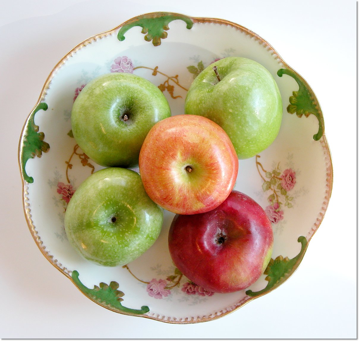 Limoges bowl of apples